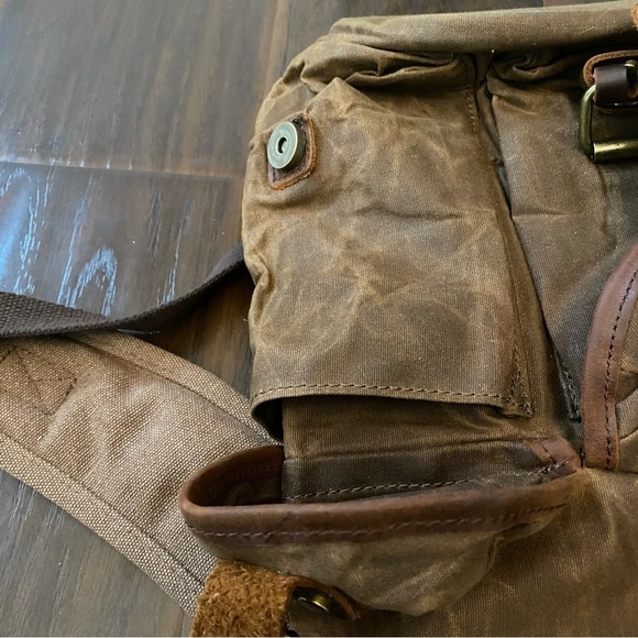 NWT District Fly Brown Leather Fabric Mix Humanely Produced Travelers Backpack - Picture 9 of 14